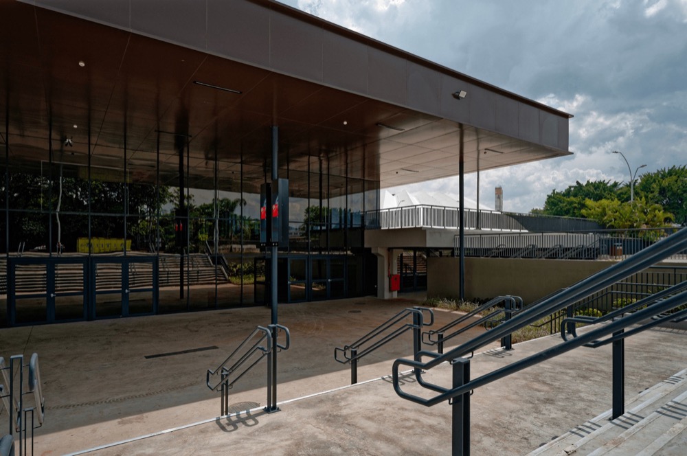 acesso do prédio do Centro de Convenções do Distrito Anhembi (o CBP entra pelo Portão 35, Rua Prof. Milton Rodrigues)