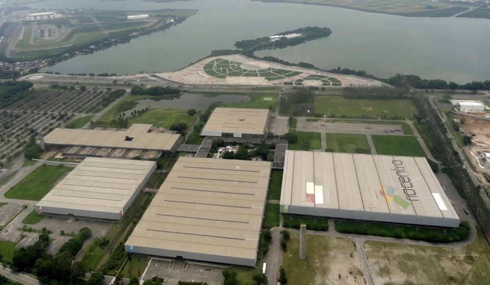 vista aérea dos pavilhões do Riocentro por fora